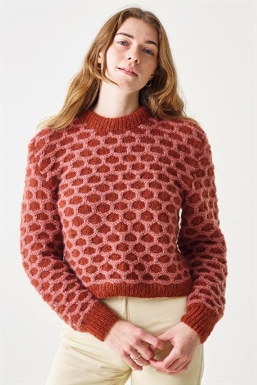Sweater med bikubemønster - Alice by Permin