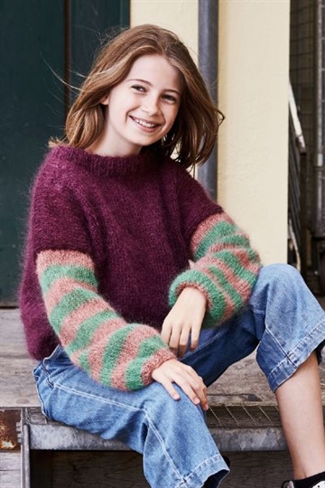 Sweater i striber til børn i Bella by Permin